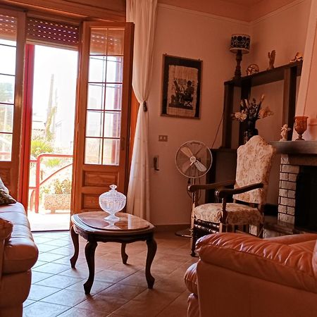 Perrone Apartments Триказе Экстерьер фото